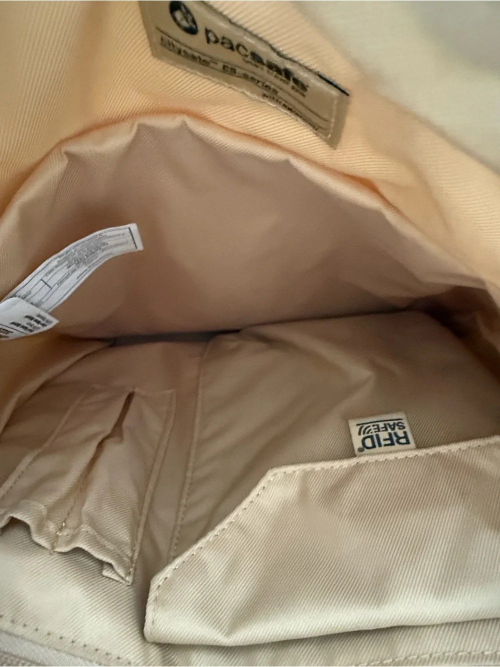 Pacsafe Crossbody Bag Laptop RFID safe Cream  13x12x3